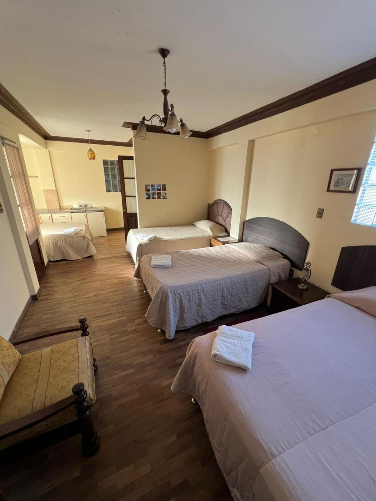 La Culta Centro Cultural Y Hostal Сукре Екстериор снимка