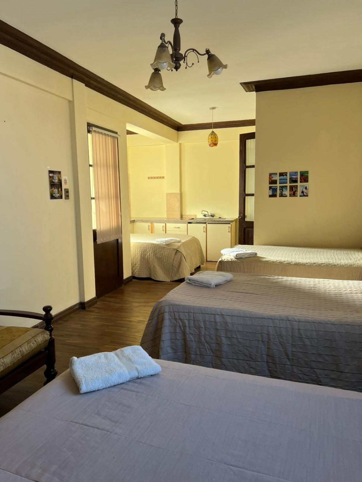 La Culta Centro Cultural Y Hostal Сукре Екстериор снимка